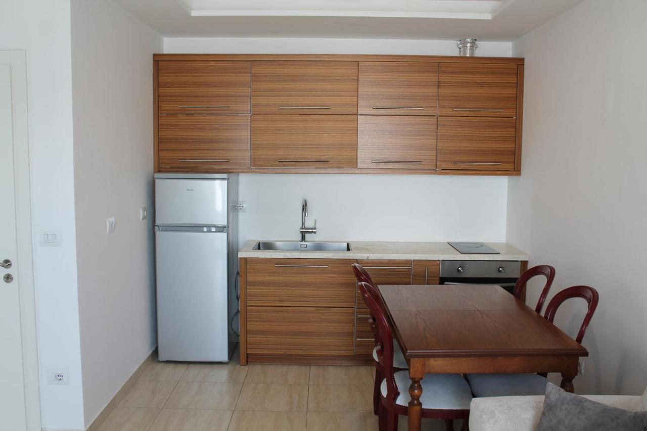 Blue Apartments & Hotel Shengjin Exterior photo