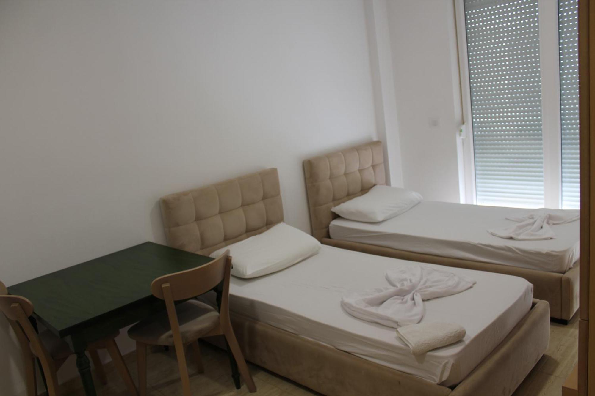 Blue Apartments & Hotel Shengjin Exterior photo